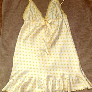 White and yellow lingerie short gown